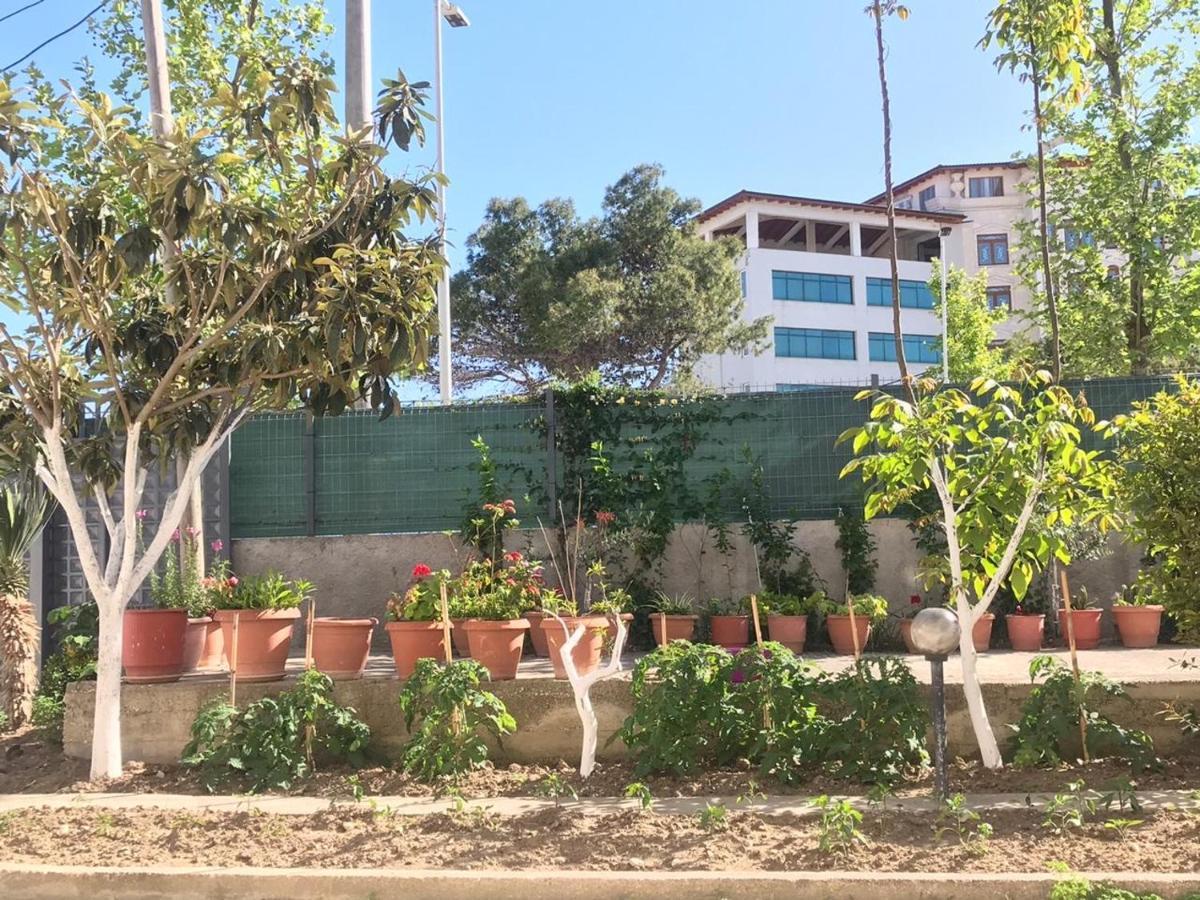 ホテル Colombo Vlorë エクステリア 写真